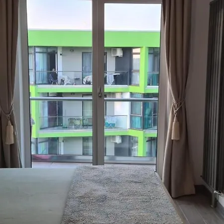 Dais Apartment Alezzi Beach Resort * Năvodari
