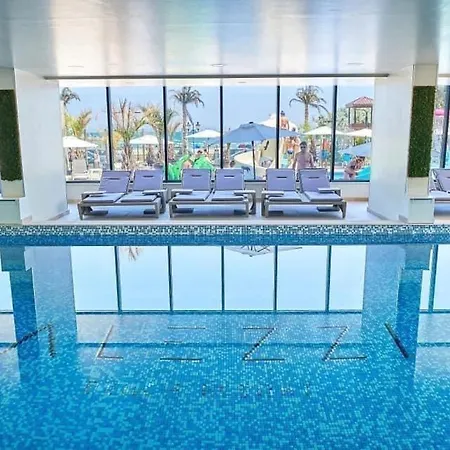 Dais Apartment Alezzi Beach Resort Appartement *